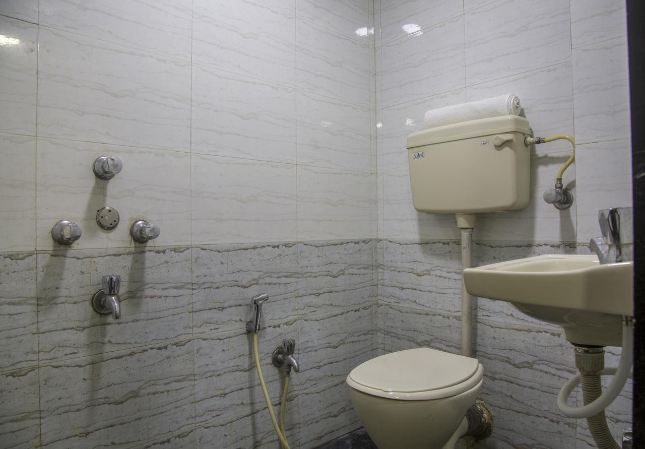 Relax Guest House Мумбаи Экстерьер фото