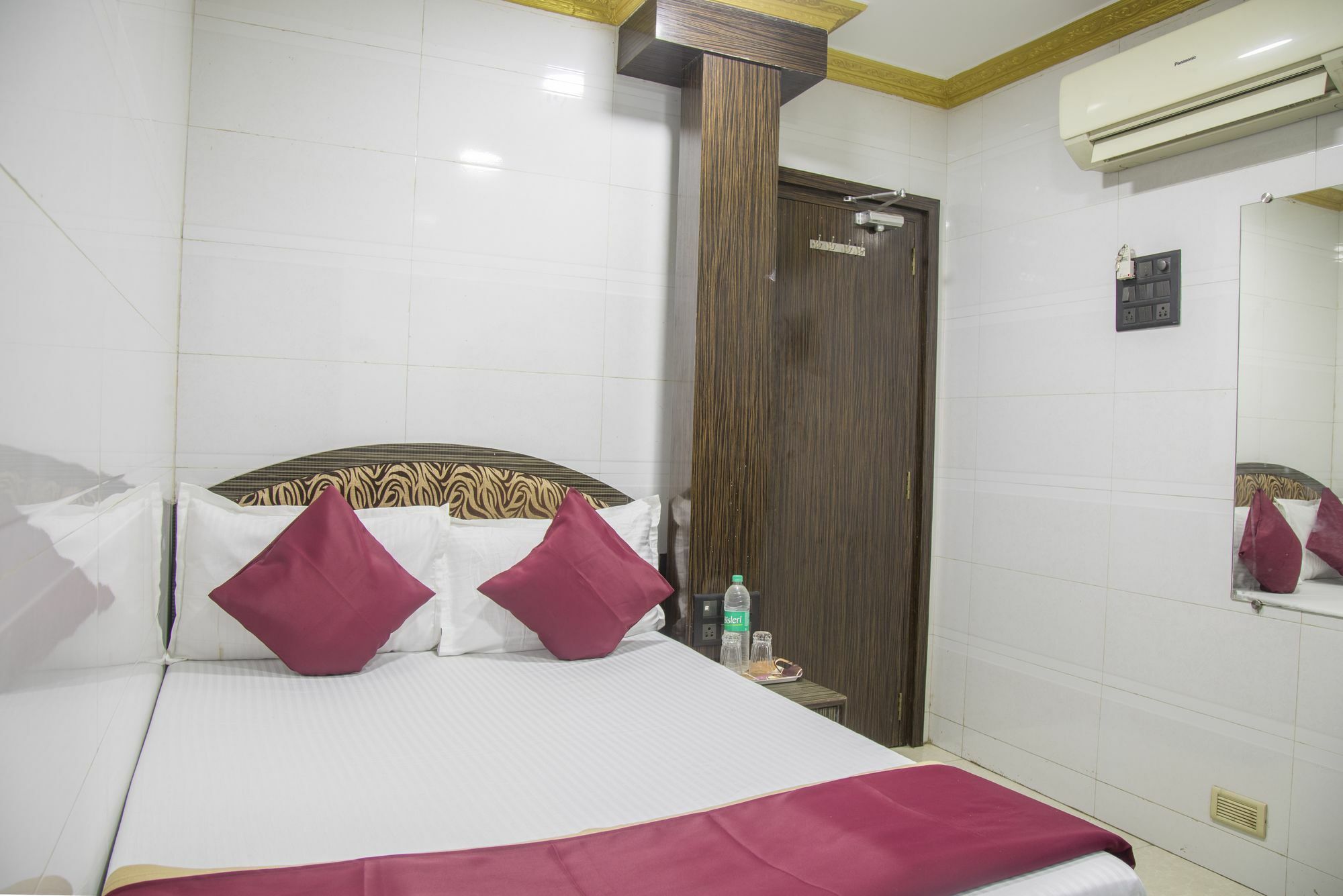 Relax Guest House Мумбаи Экстерьер фото